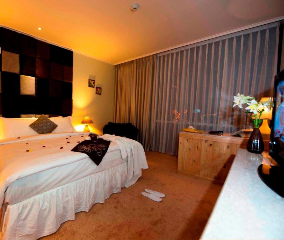 Chara Hotel Bandung Esterno foto