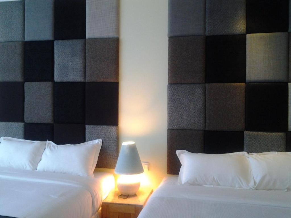 Chara Hotel Bandung Esterno foto