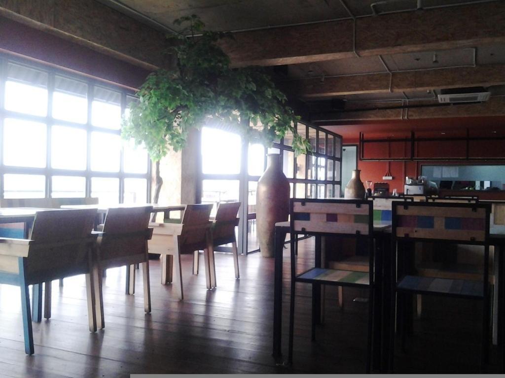 Chara Hotel Bandung Esterno foto