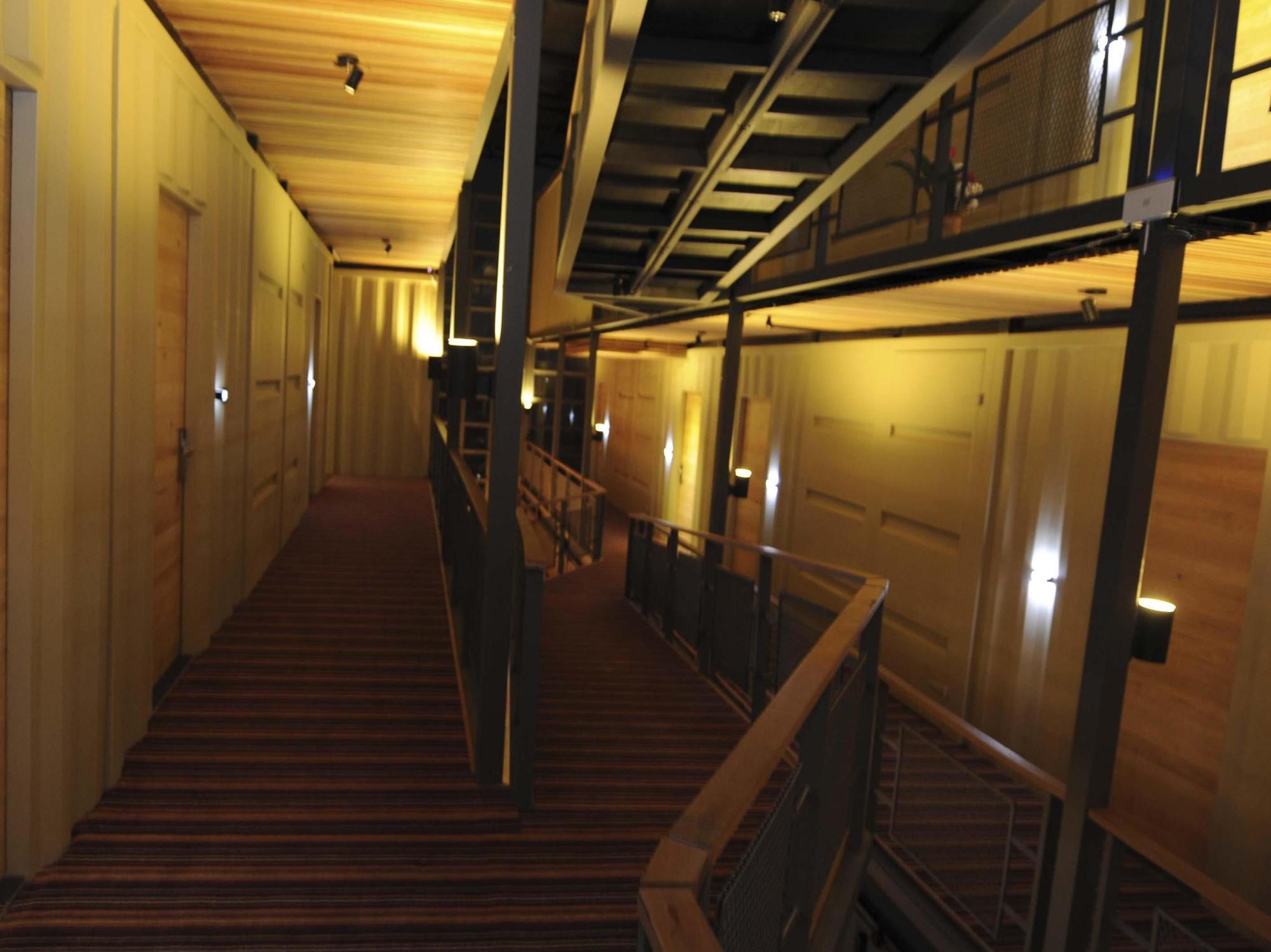 Chara Hotel Bandung Esterno foto