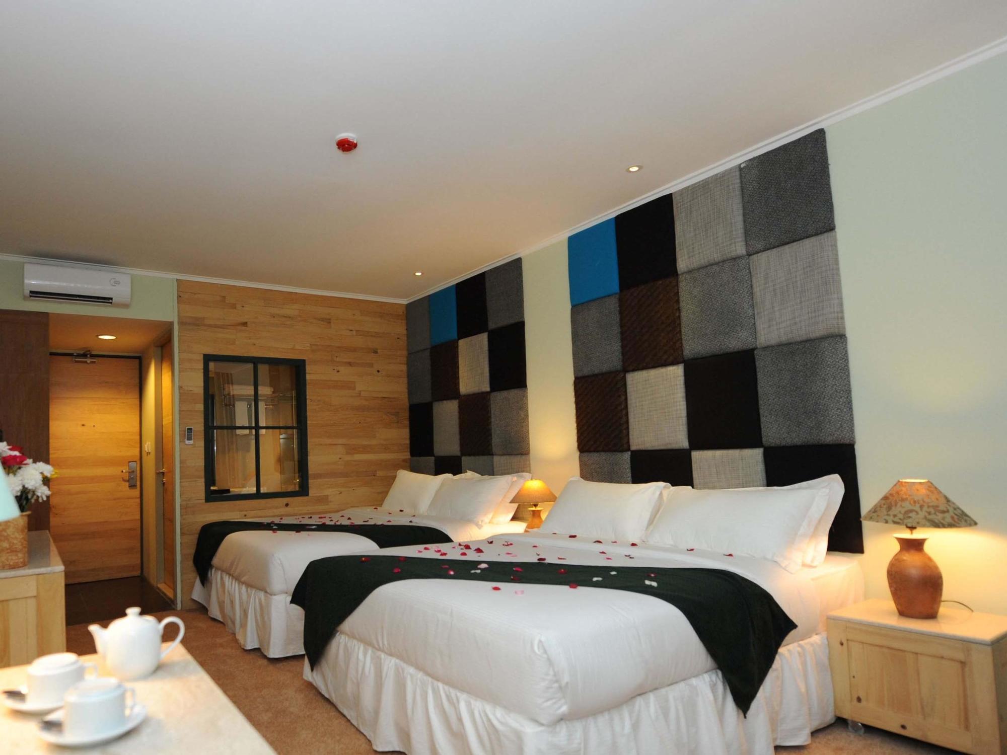 Chara Hotel Bandung Esterno foto