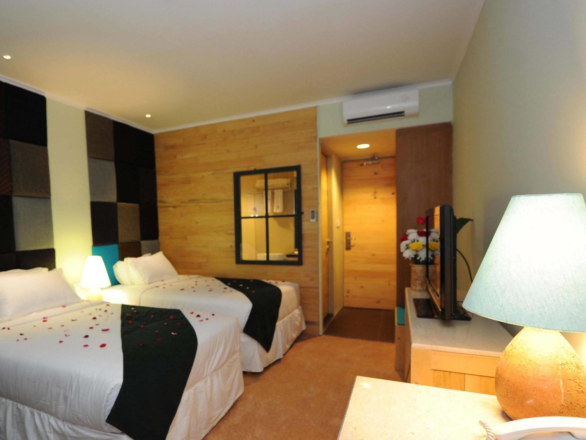 Chara Hotel Bandung Esterno foto