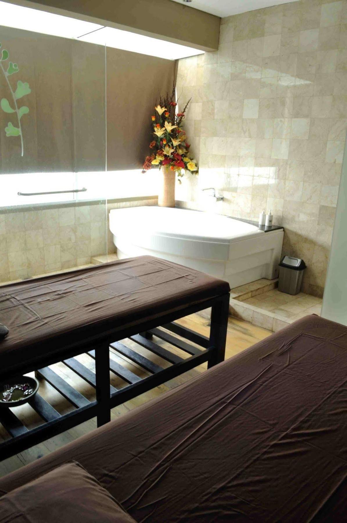 Chara Hotel Bandung Esterno foto